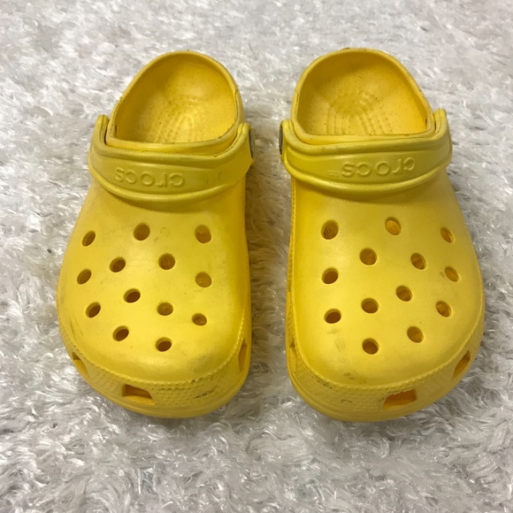 bright yellow crocs